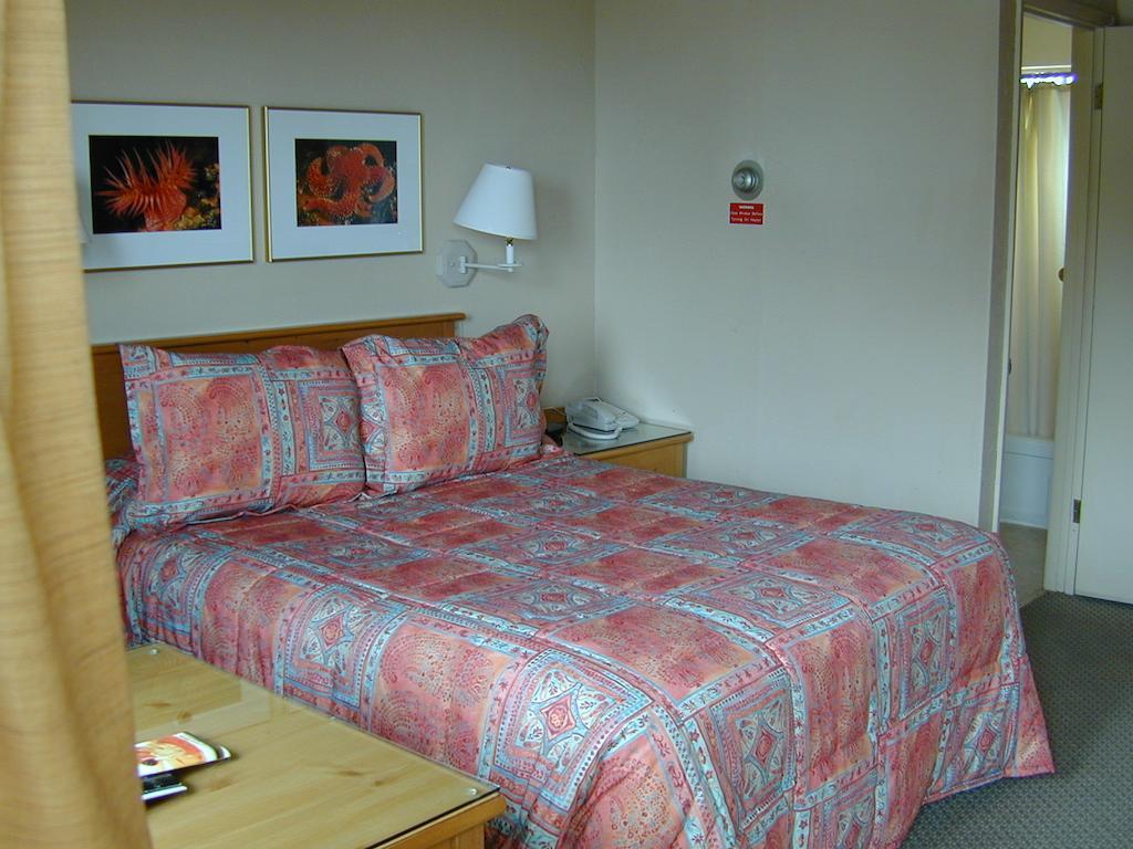 Beachcomber Inn Pacific Grove Room photo